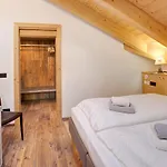 Olympic 12 13 Apartment *